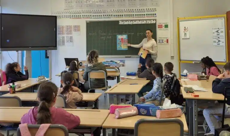 Read more about the article Les ateliers CROCKY BOUGE par Laurine Gélinotte